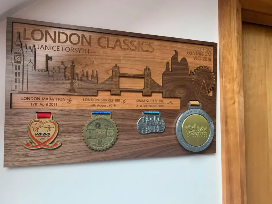 London Classics Medal Holder - Version 1 - Image 3